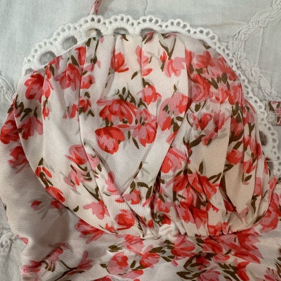 Princess Polly floral side-tie halter - Picture 3 of 3